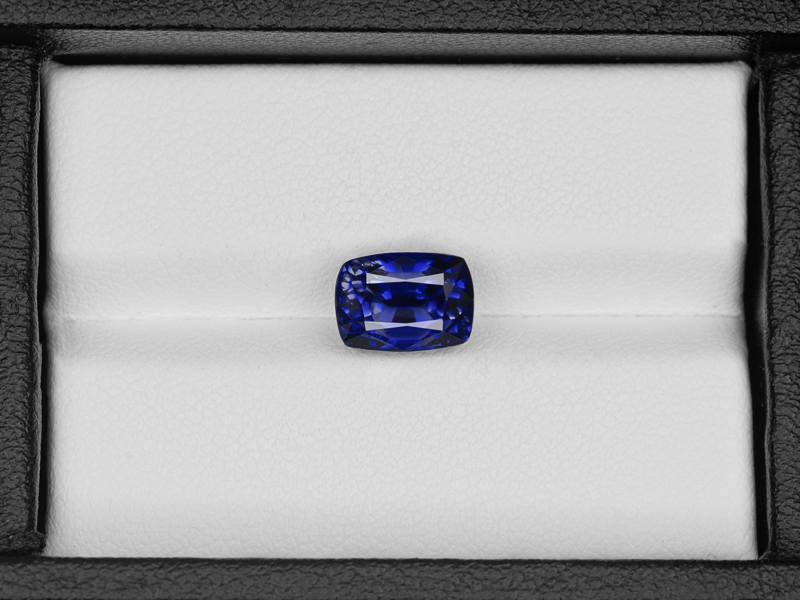 8802980-cushion-intense-royal-blue-ink-blue-grs-sri-lanka-natural-blue-sapphire-4.65-ct