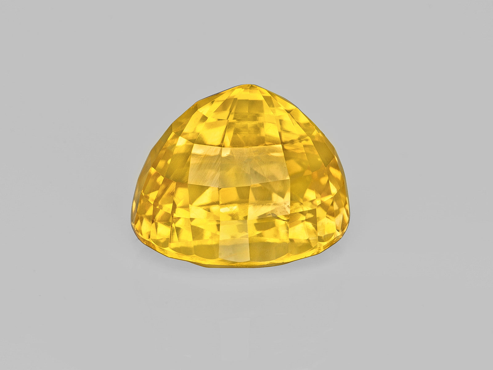 8803116-oval-fiery-vivid-golden-yellow-gia-sri-lanka-natural-yellow-sapphire-5.94-ct