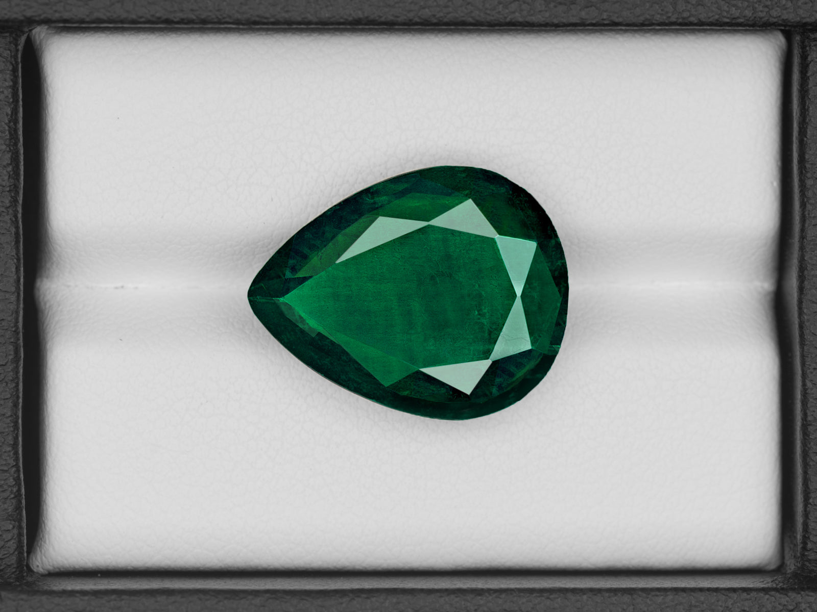 8802995-pear-deep-royal-green-brazil-natural-emerald-12.41-ct