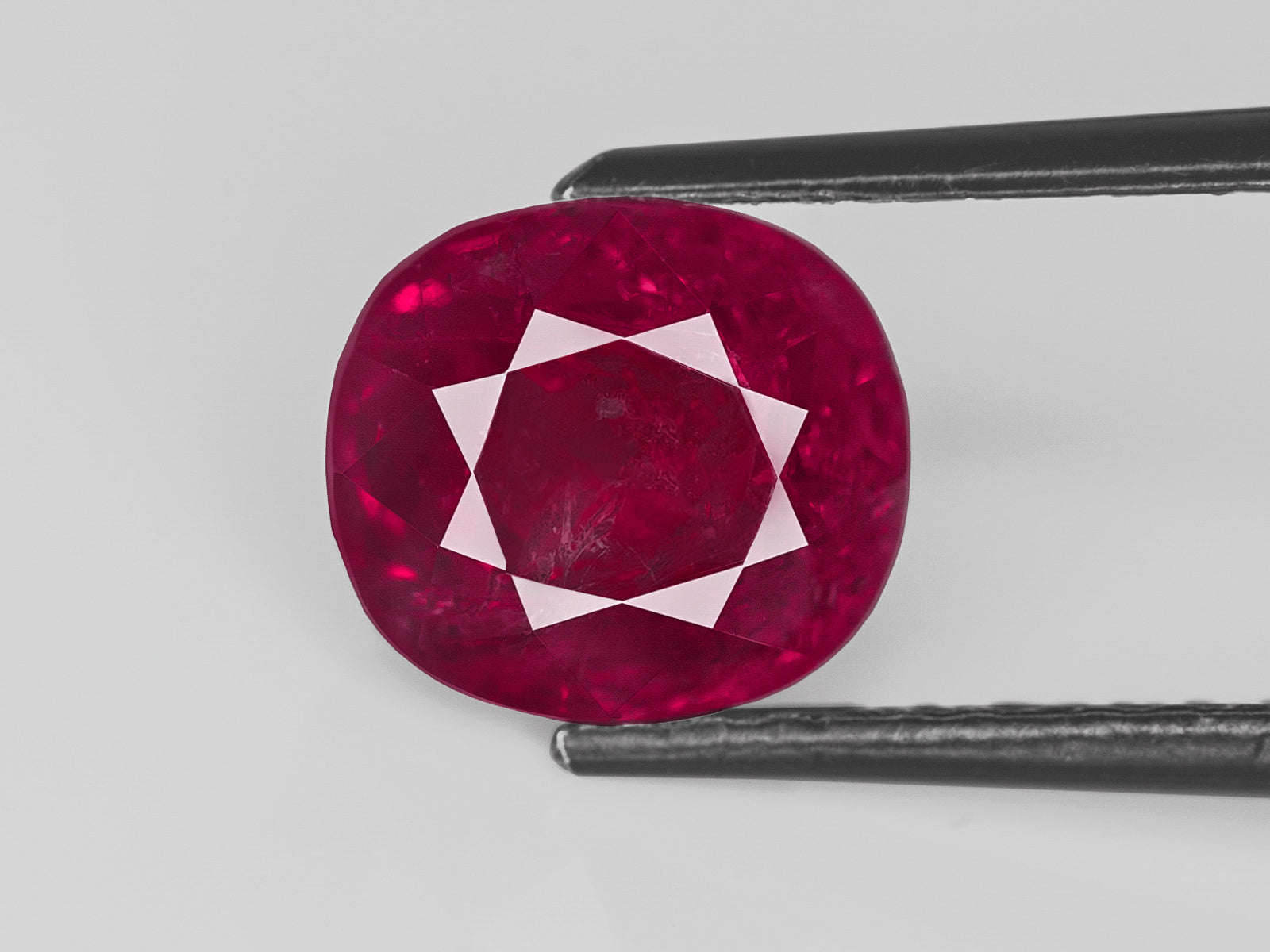 8803047-cushion-pigeon-blood-red-gia-burma-natural-ruby-4.02-ct