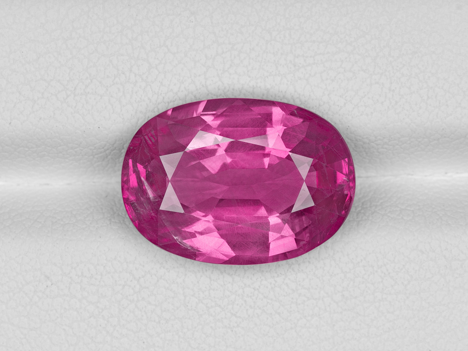 8802985-oval-velvety-intense-pink-grs-burma-natural-pink-sapphire-10.40-ct