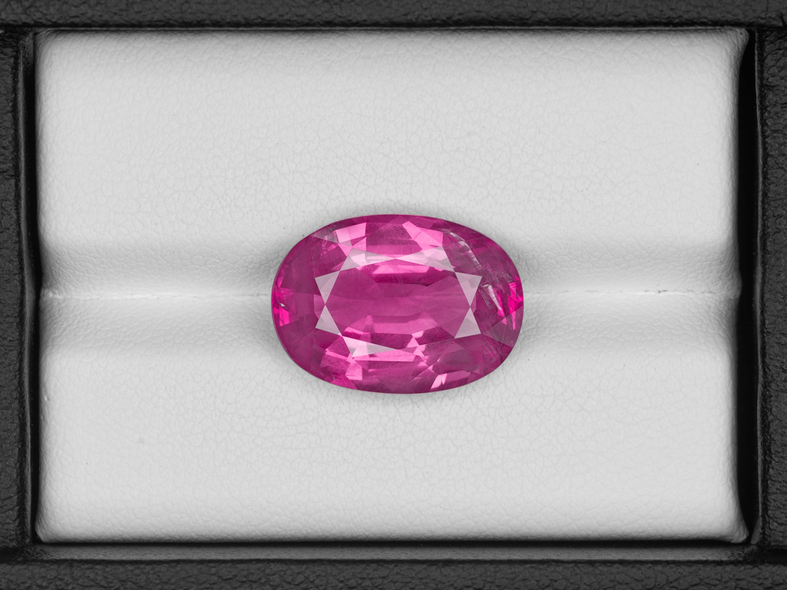 8802985-oval-velvety-intense-pink-grs-burma-natural-pink-sapphire-10.40-ct
