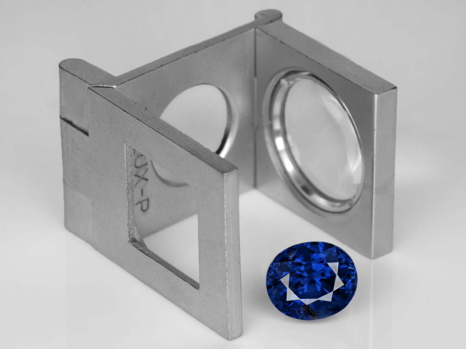 8802997-oval-rich-velvety-royal-blue-grs-sri-lanka-natural-blue-sapphire-5.58-ct