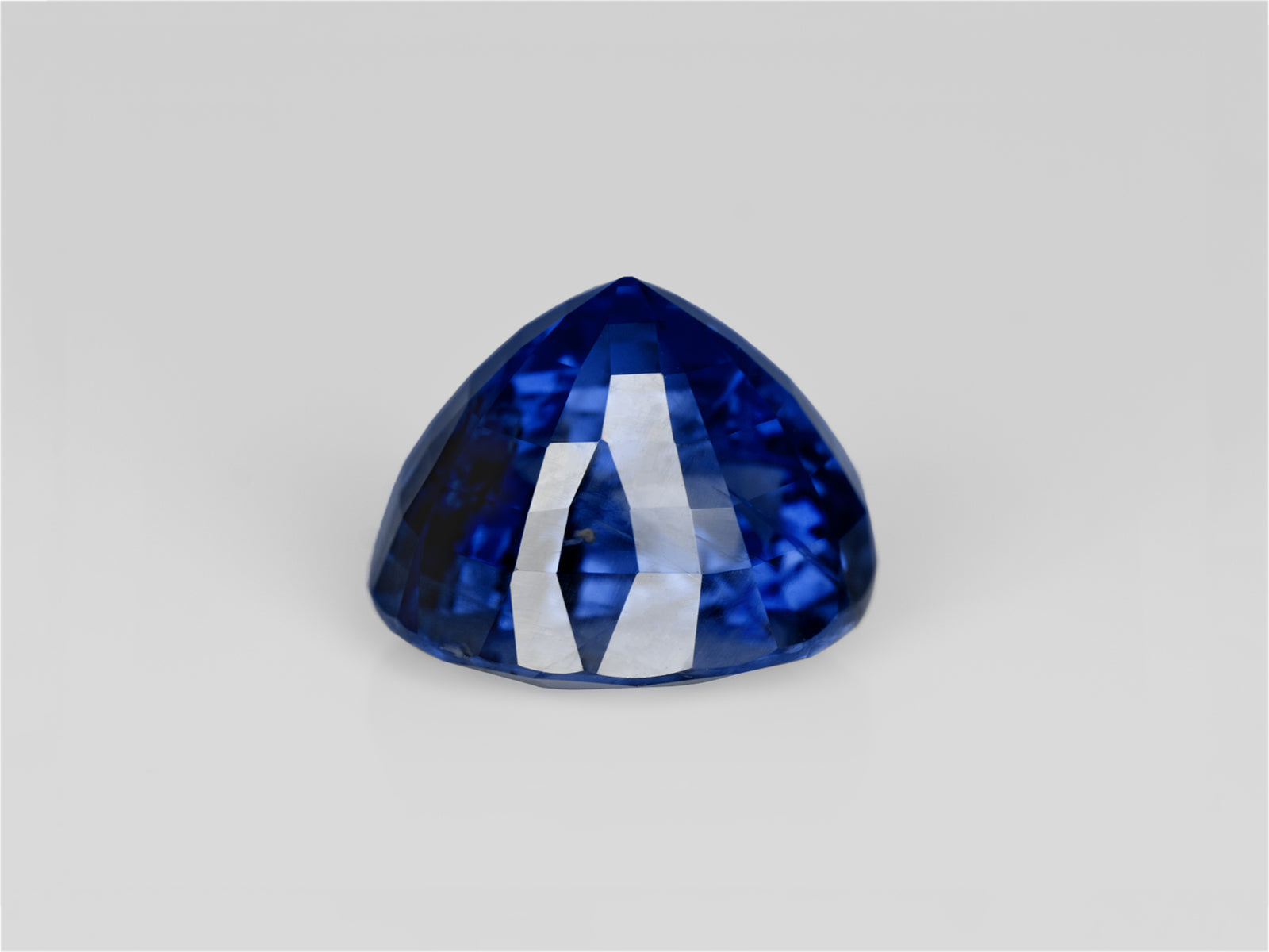 8802997-oval-rich-velvety-royal-blue-grs-sri-lanka-natural-blue-sapphire-5.58-ct