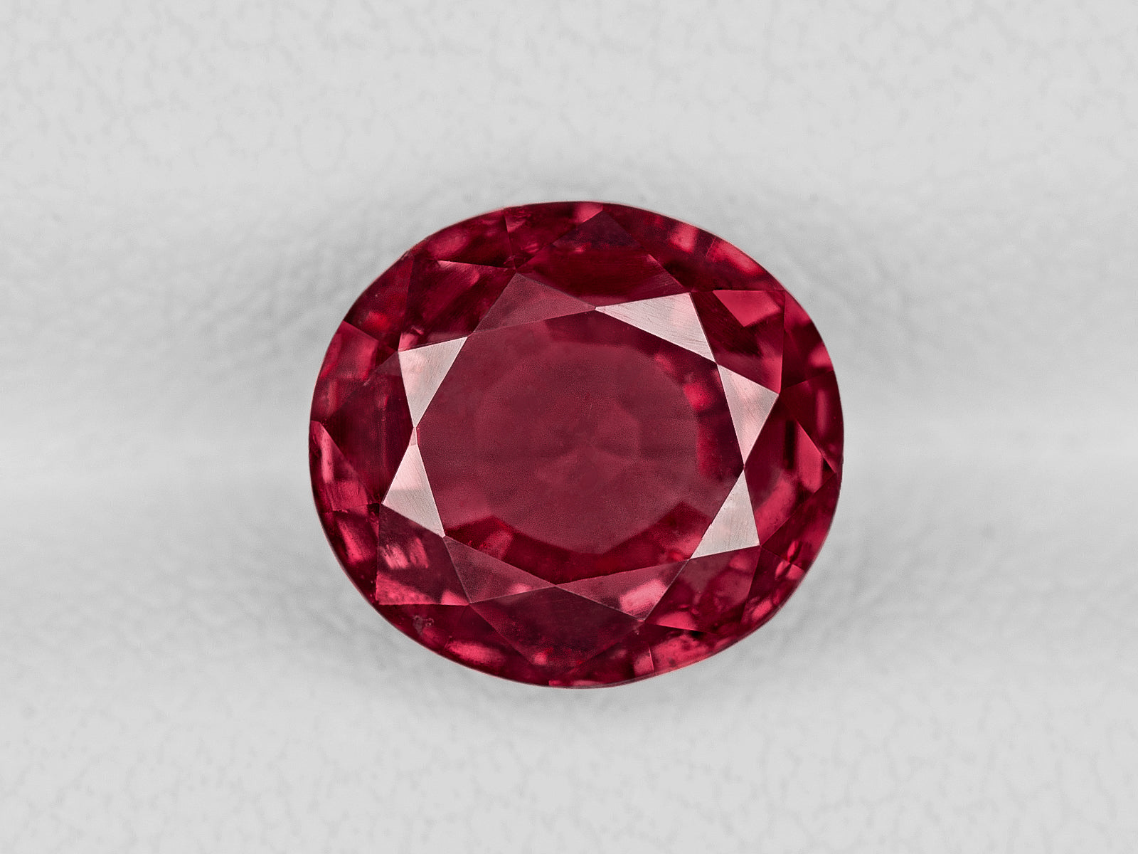 8803009-oval-deep-red-with-orangy-hue-india-natural-ruby-4.12-ct