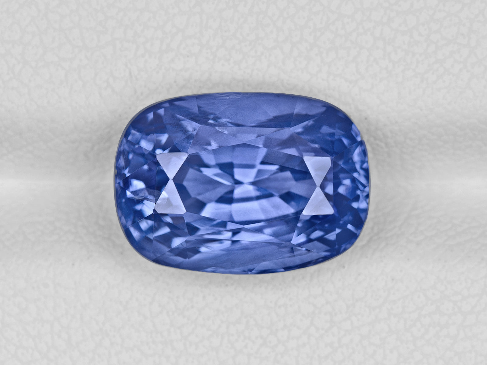 8803005-cushion-velvety-intense-blue-grs-sri-lanka-natural-blue-sapphire-9.80-ct