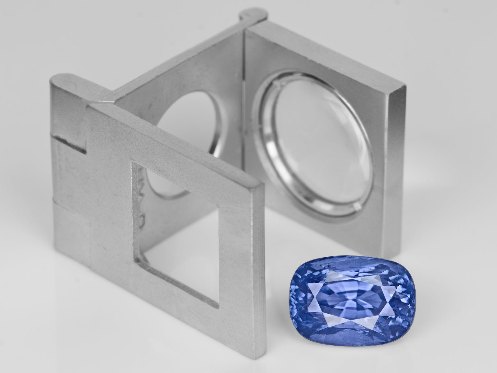 8803005-cushion-velvety-intense-blue-grs-sri-lanka-natural-blue-sapphire-9.80-ct