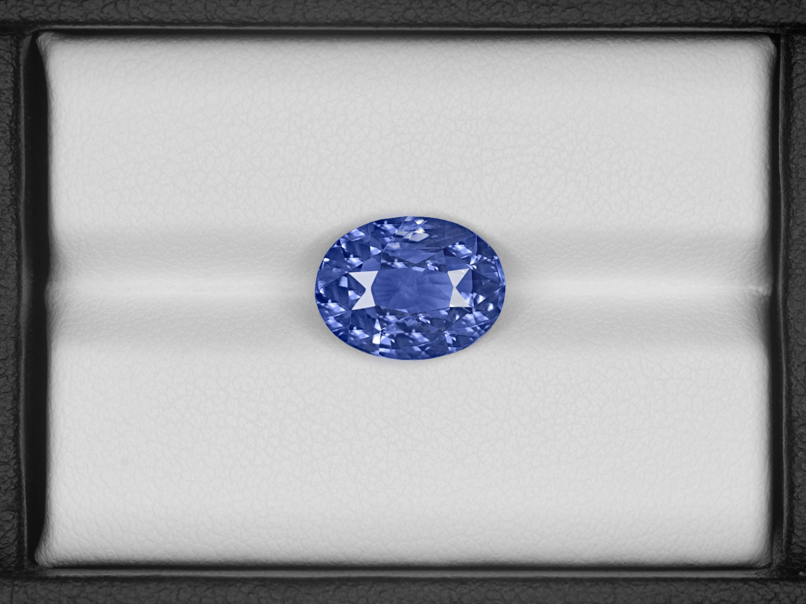 8803026-oval-velvety-intense-blue-gia-sri-lanka-natural-blue-sapphire-5.69-ct