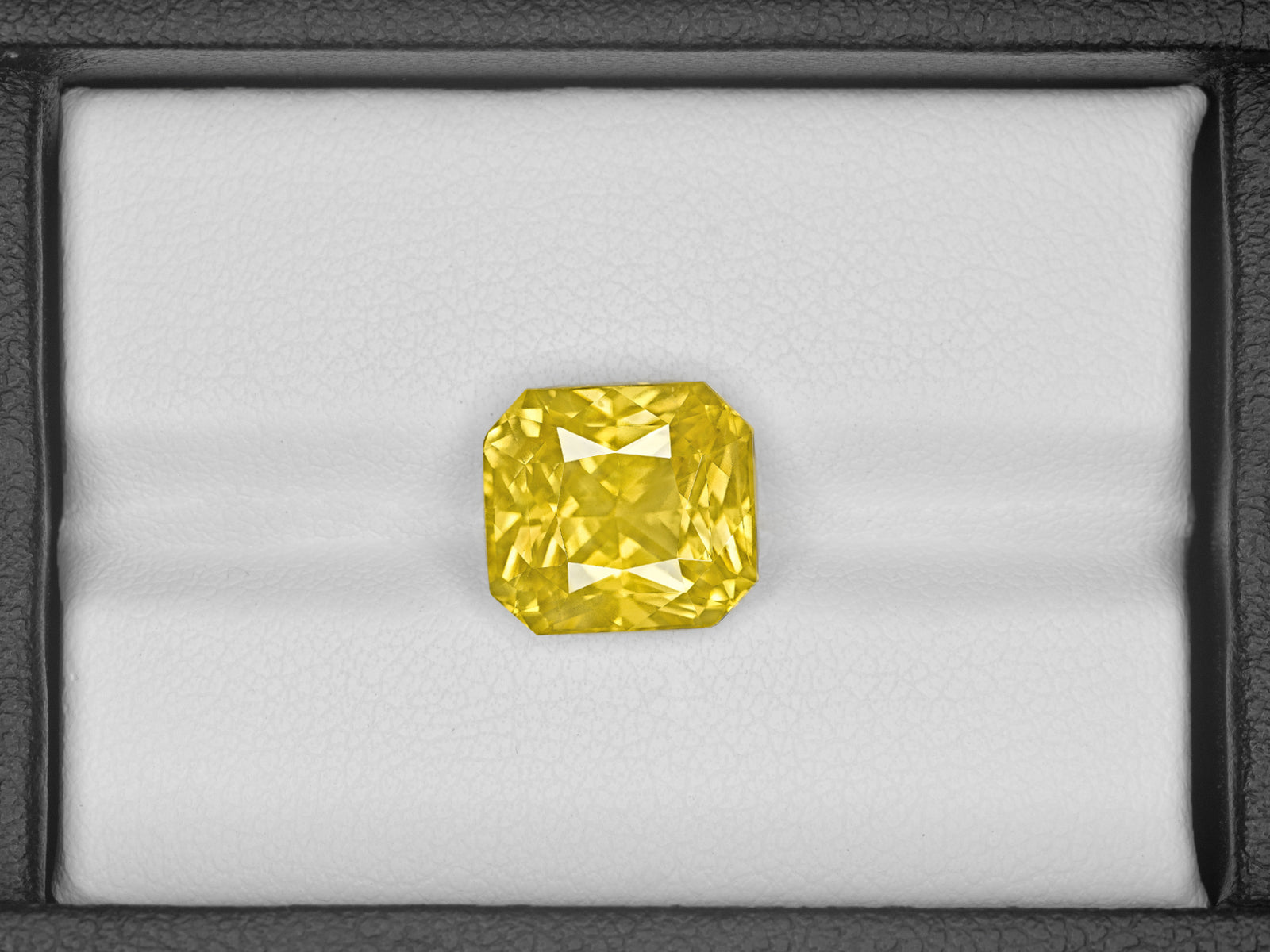 8803027-octagonal-fiery-intense-yellow-gia-sri-lanka-natural-yellow-sapphire-6.99-ct
