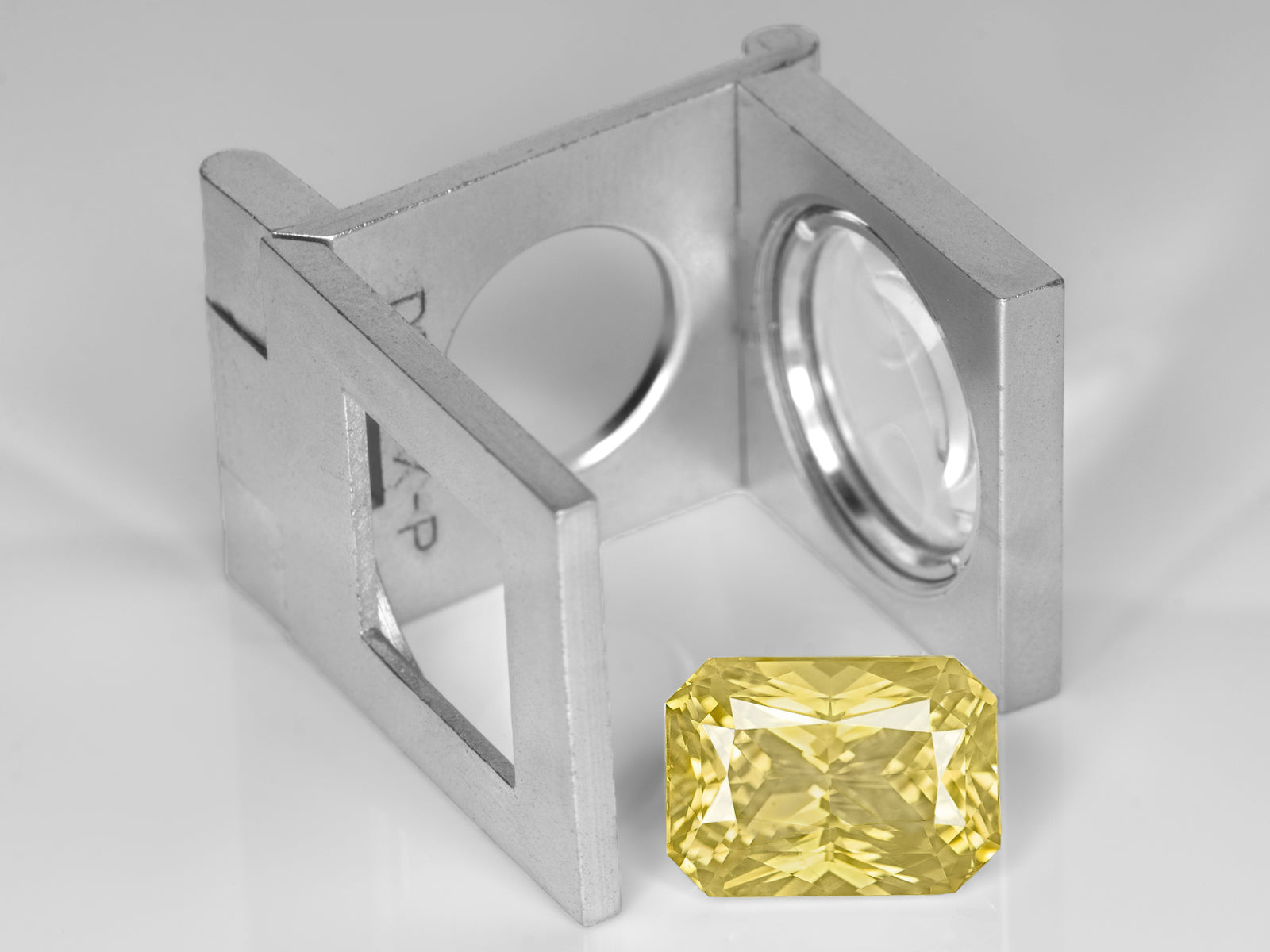 8803028-octagonal-lustrous-yellow-sri-lanka-natural-yellow-sapphire-10.16-ct