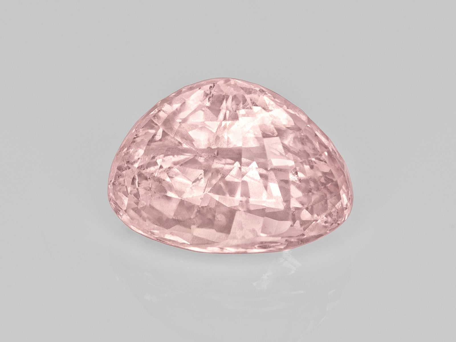 8803059-oval-lustrous-pastel-pinkish-orange-aigs-sri-lanka-natural-padparadscha-4.01-ct