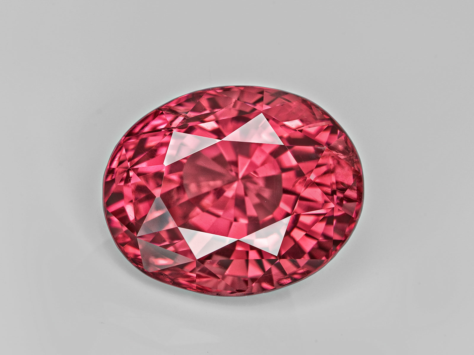8803065-oval-fiery-vivid-orangy-red-gia-tanzania-natural-spinel-4.26-ct