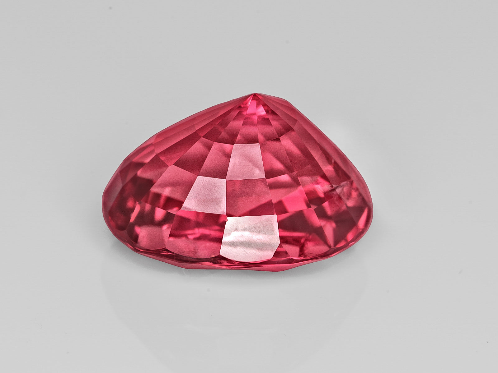 8803065-oval-fiery-vivid-orangy-red-gia-tanzania-natural-spinel-4.26-ct