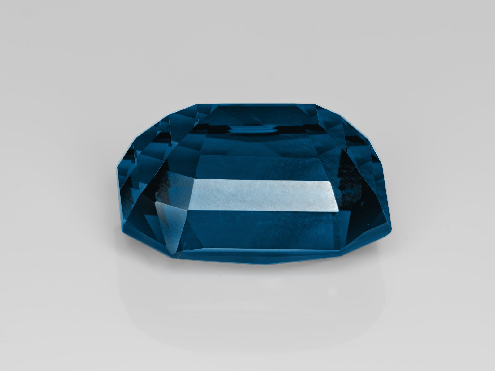 8803068-octagonal-dark-blue-gia-madagascar-natural-spinel-11.39-ct