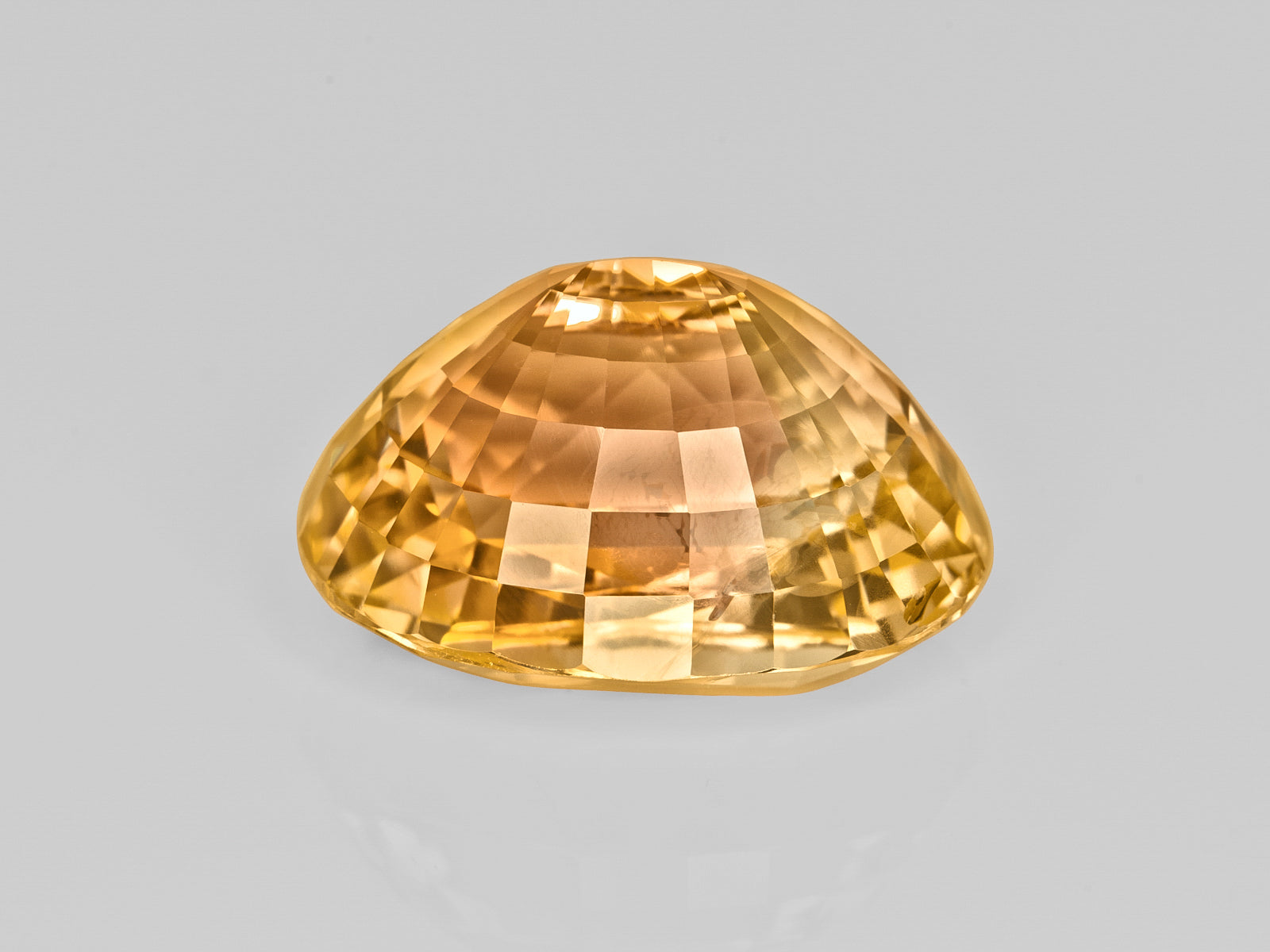 8803071-oval-lustrous-vivid-golden-yellow-aigs-sri-lanka-natural-yellow-sapphire-14.90-ct