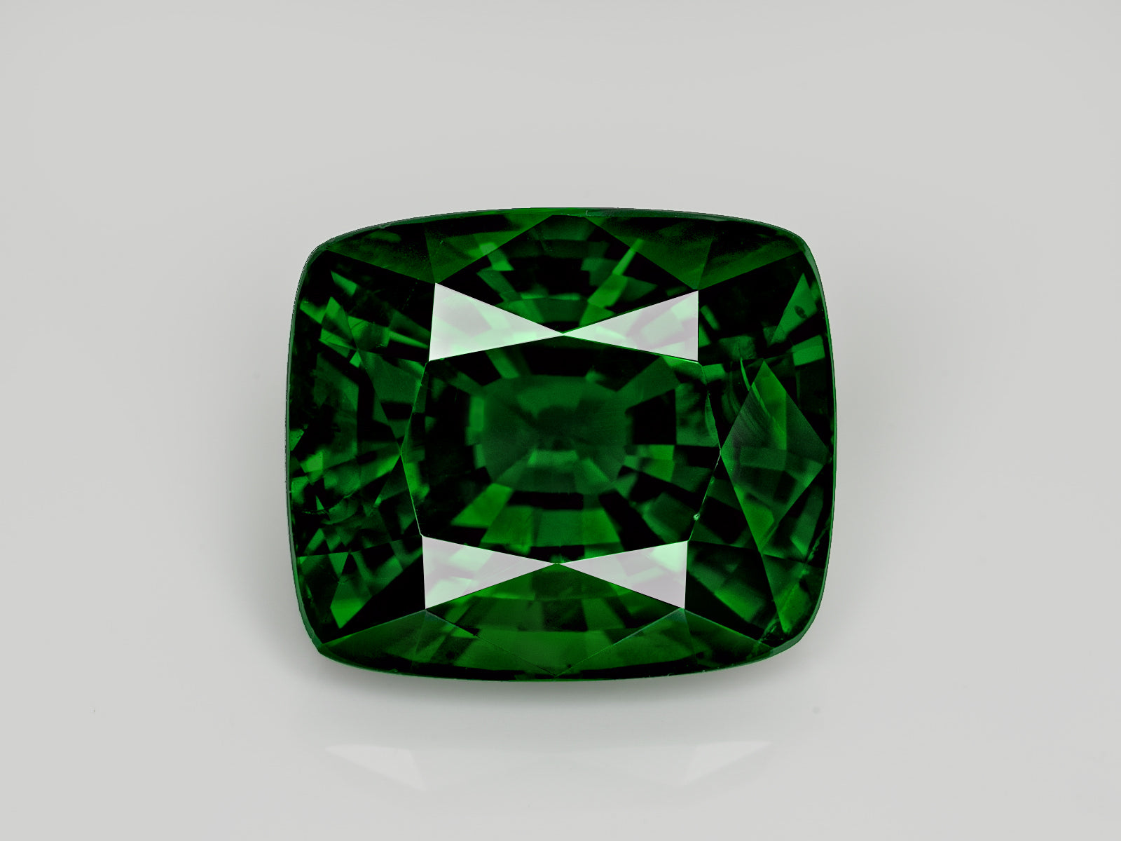 8803072-cushion-fiery-deep-chrome-green-gia-kenya-natural-tsavorite-garnet-6.84-ct