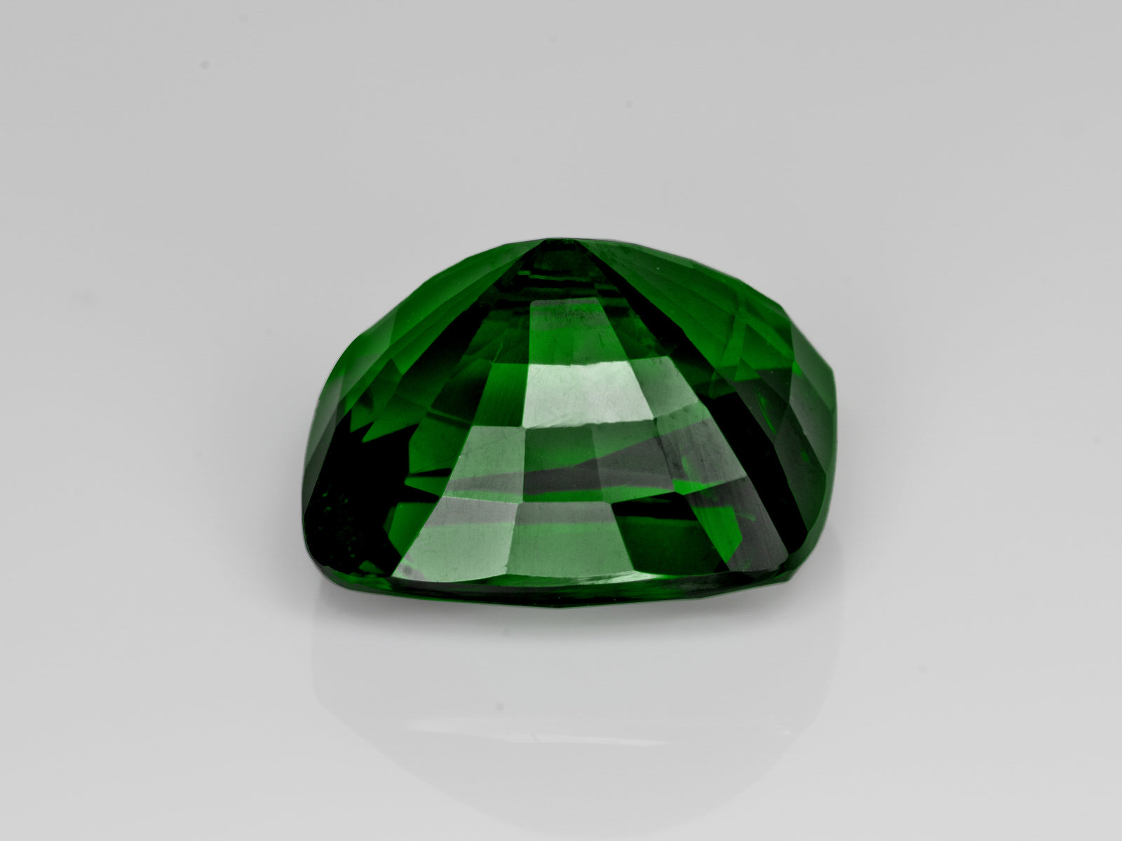 8803072-cushion-fiery-deep-chrome-green-gia-kenya-natural-tsavorite-garnet-6.84-ct