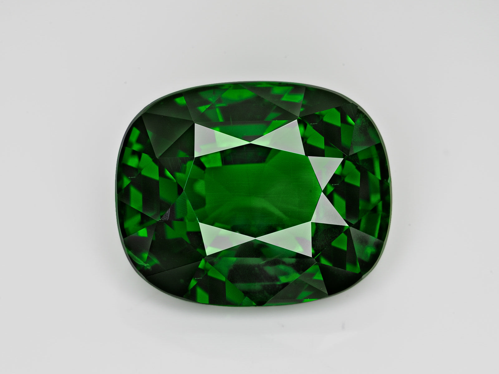 8803074-cushion-fiery-deep-chrome-green-gia-kenya-natural-tsavorite-garnet-8.98-ct