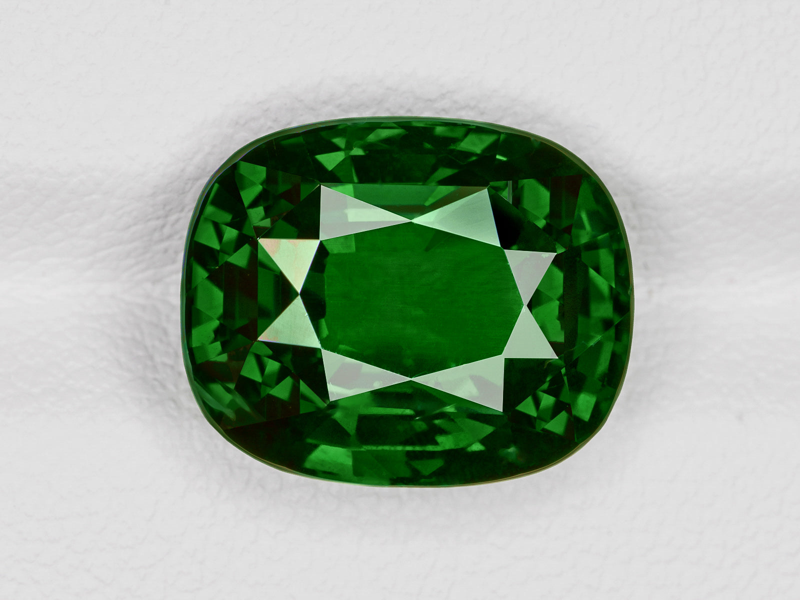 8803074-cushion-fiery-deep-chrome-green-gia-kenya-natural-tsavorite-garnet-8.98-ct