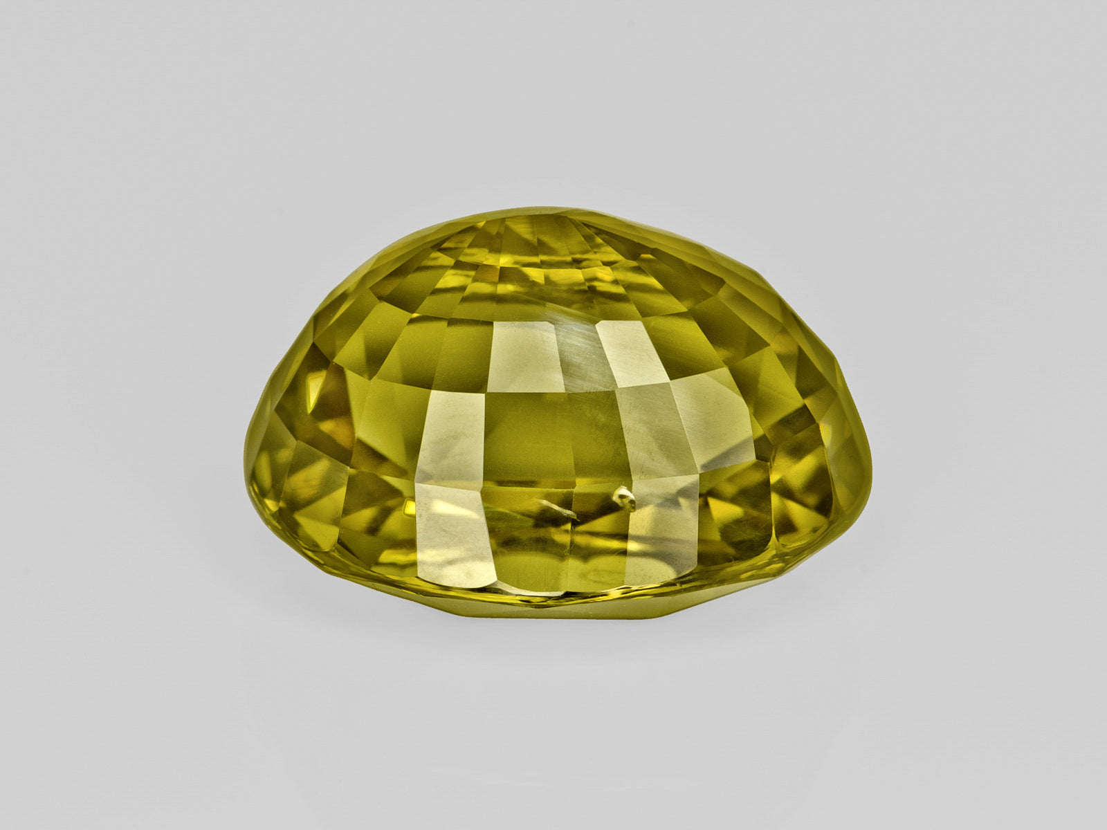 8803077-oval-fiery-vivid-yellowish-green-changing-to-brownish-yellow-gia-madagascar-natural-alexandrite-21.85-ct