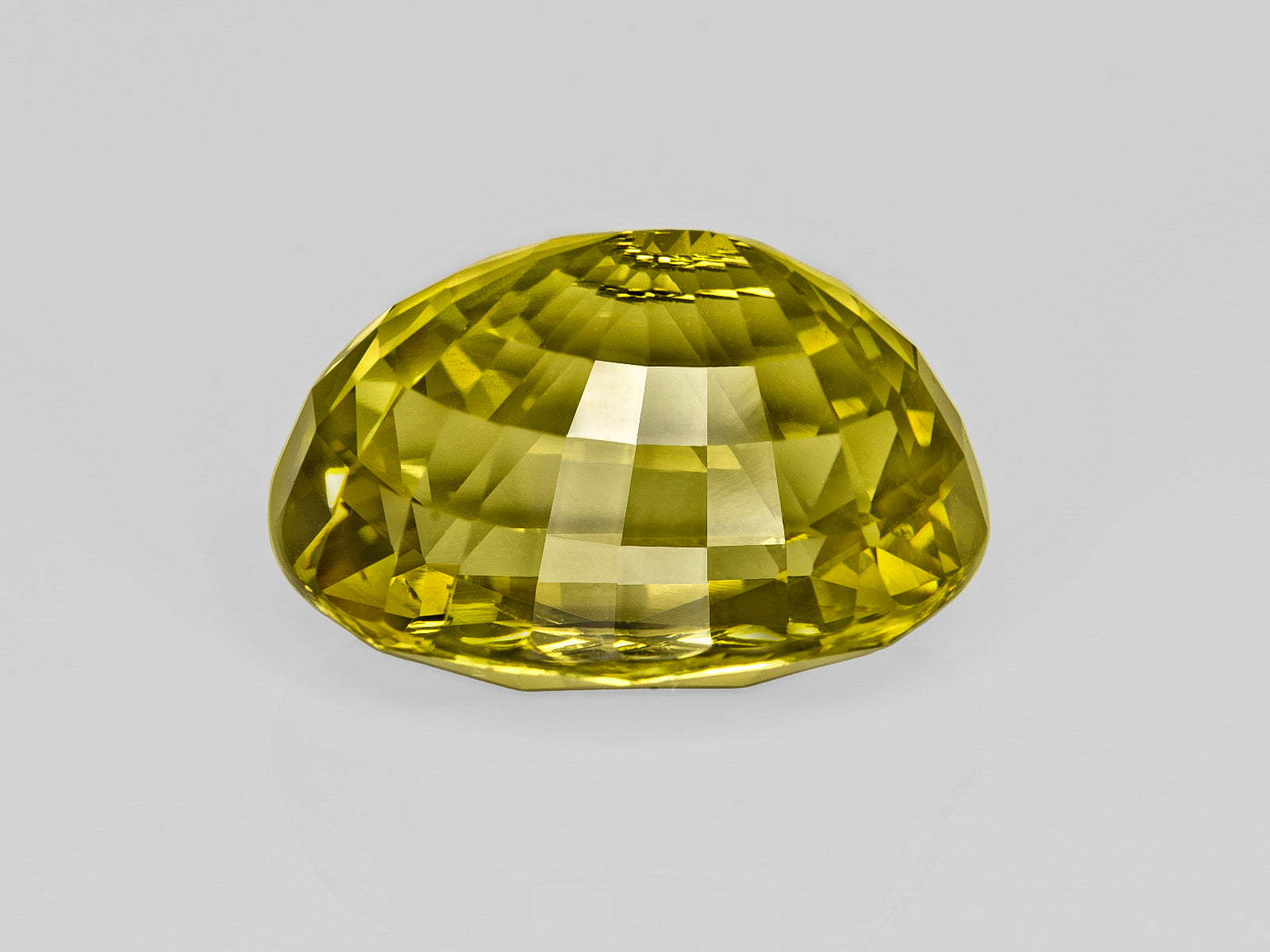 8803077-oval-fiery-vivid-yellowish-green-changing-to-brownish-yellow-gia-madagascar-natural-alexandrite-21.85-ct