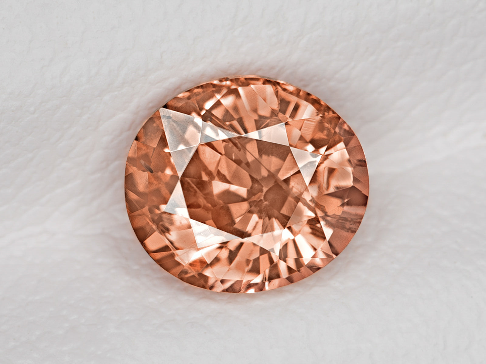 8803095-oval-fiery-vivid-pinkish-orange-lotus-madagascar-natural-padparadscha-1.07-ct
