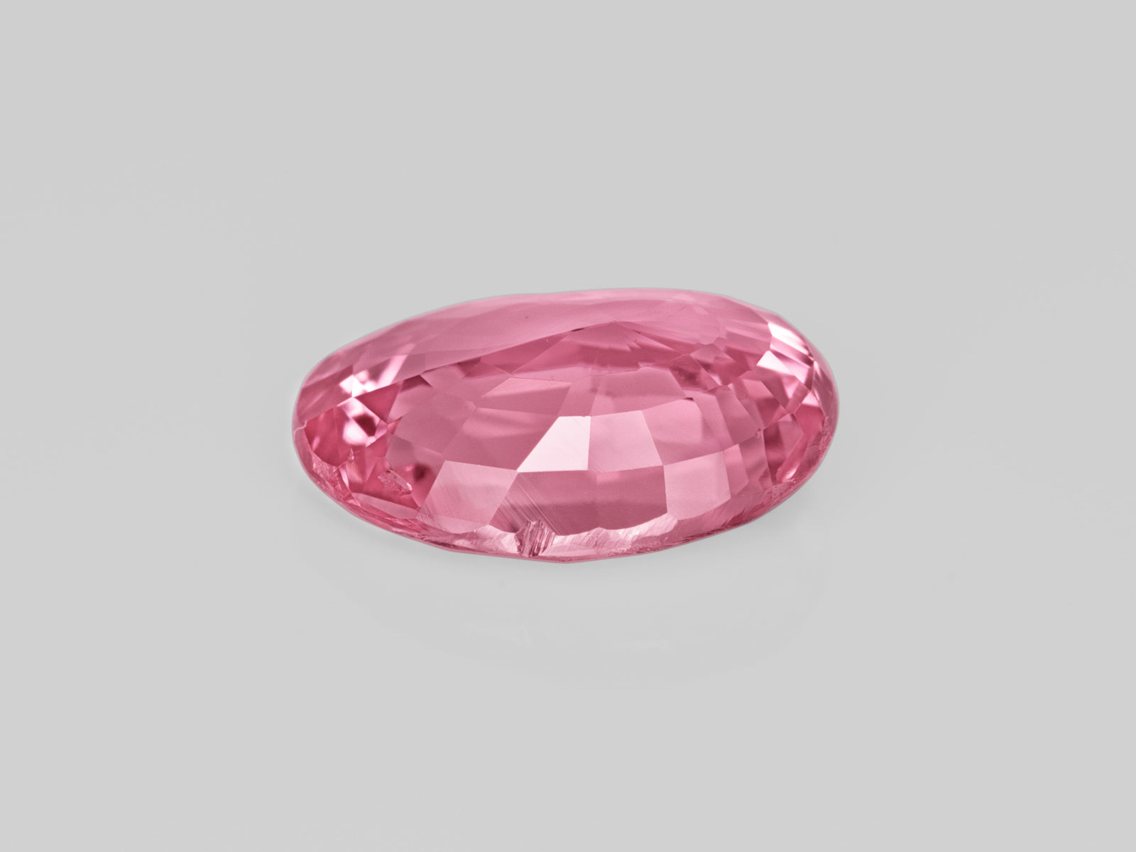 8803096-oval-intense-orangy-pink-aigs-sri-lanka-natural-padparadscha-1.06-ct