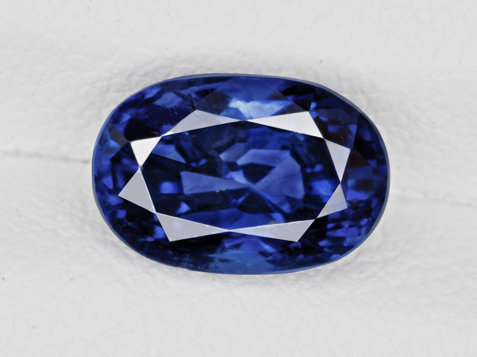 8803106-oval-fiery-intense-royal-blue-gia-grs-kashmir-natural-blue-sapphire-3.17-ct