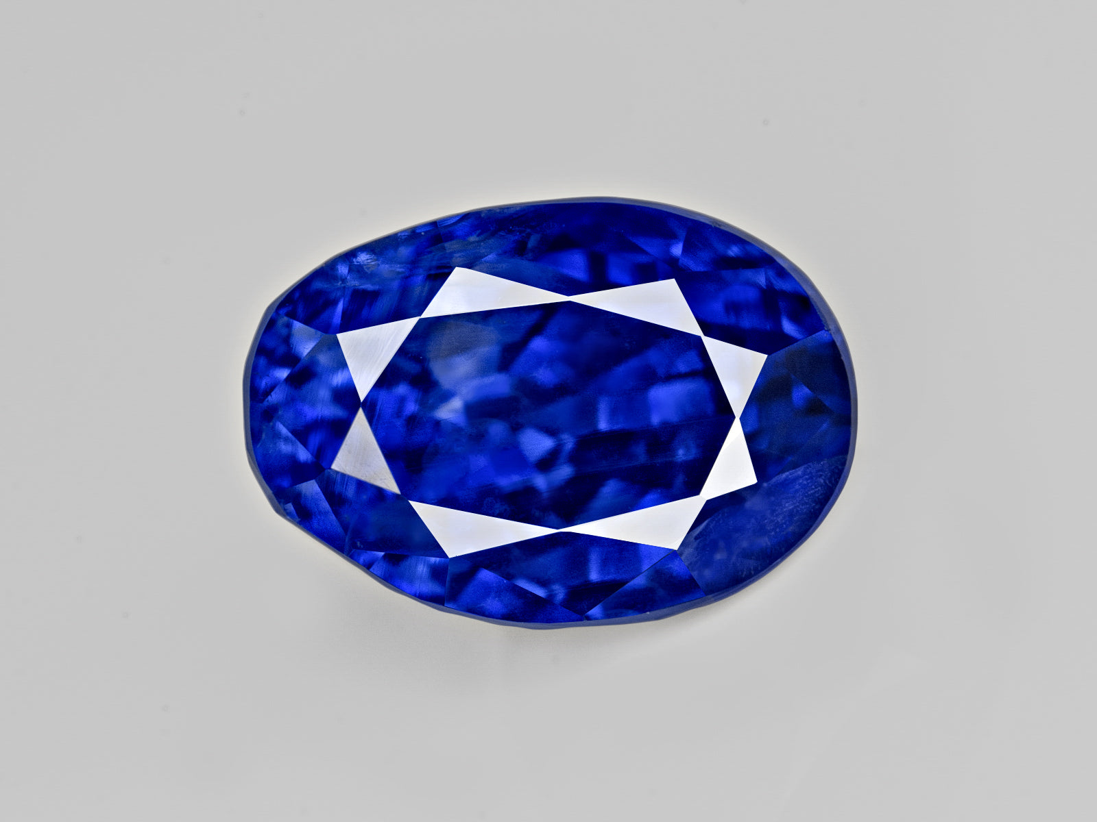 8803112-oval-fiery-vivid-royal-blue-grs-kashmir-natural-blue-sapphire-2.54-ct