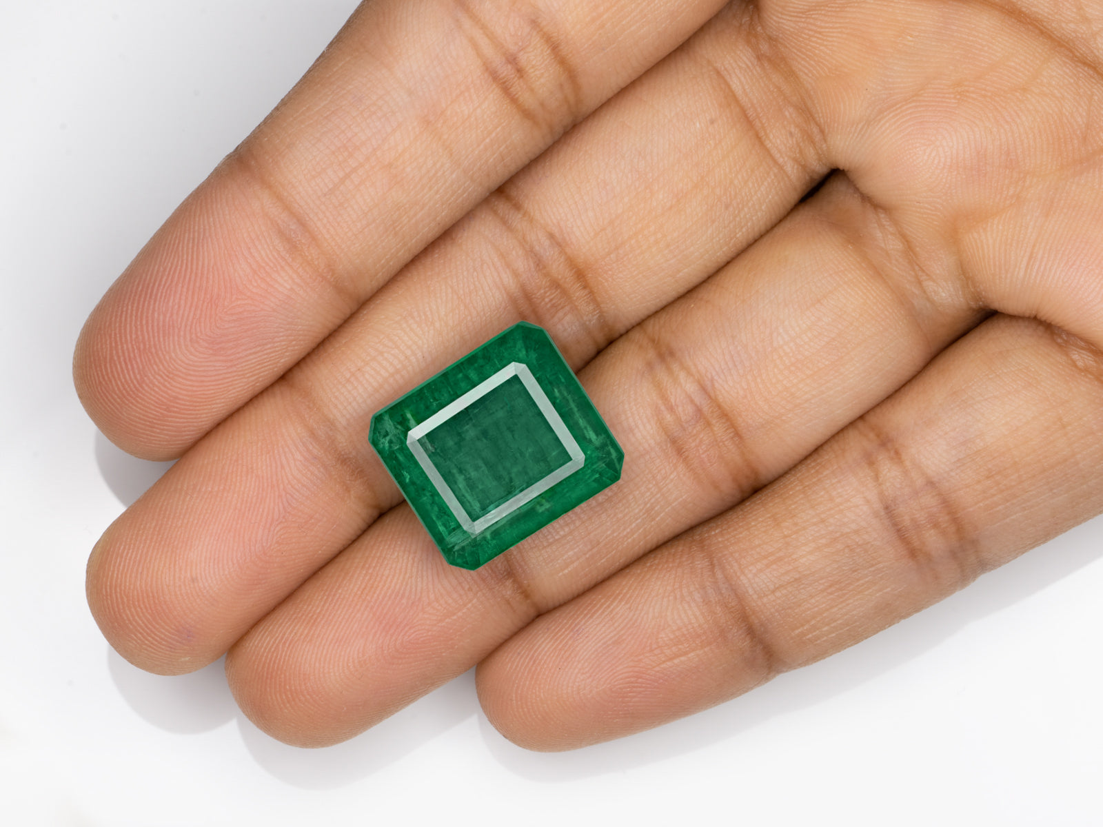 8803117-octagonal-intense-green-gii-zambia-natural-emerald-20.00-ct