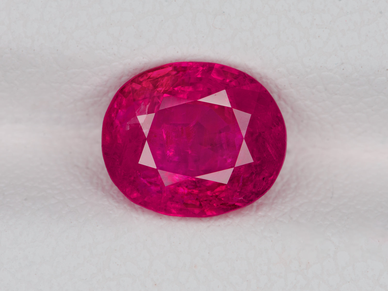 8803192-oval-rich-velvety-pinkish-red-gii-burma-natural-ruby-2.15-ct