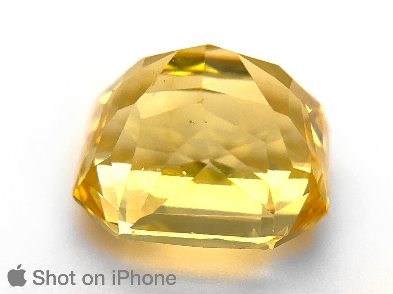 8803194-octagonal-fiery-intense-vivid-yellow-grs-sri-lanka-natural-yellow-sapphire-15.10-ct
