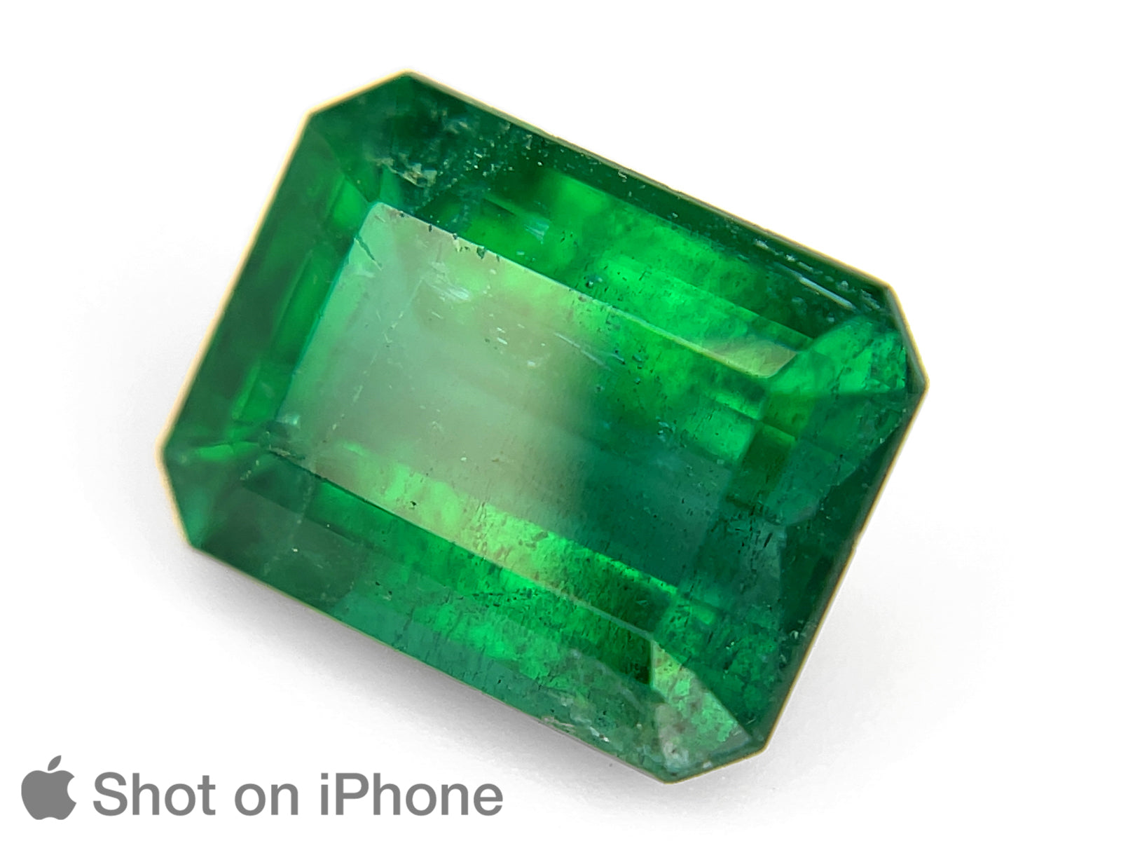 8803197-octagonal-intense-royal-green-grs-zambia-natural-emerald-4.25-ct