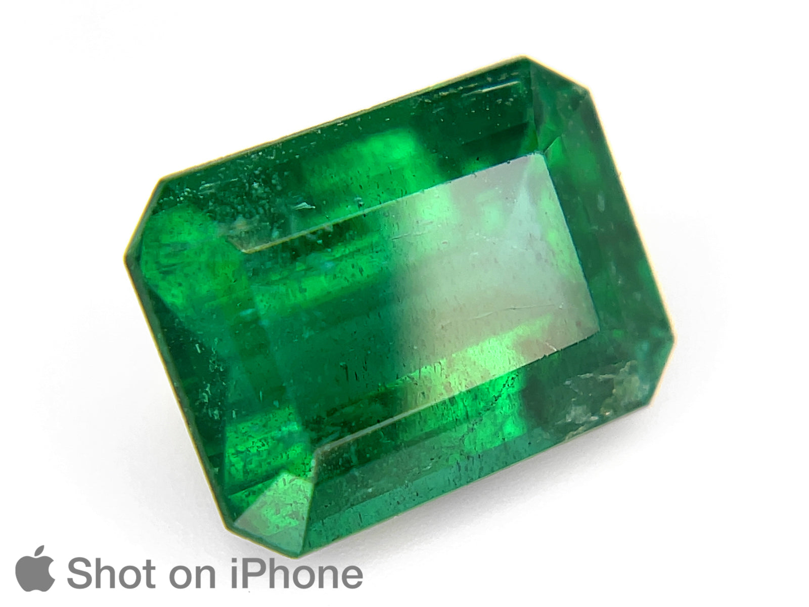 8803197-octagonal-intense-royal-green-grs-zambia-natural-emerald-4.25-ct