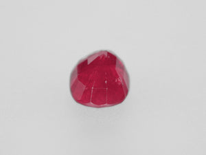 8800466-oval-intense-red-with-a-slight-pinkish-hue-igi-tanzania-natural-ruby-3.18-ct
