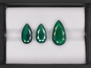 8800395-pear-dark-green-brazil-natural-emerald-7.47-ct