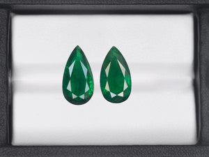 8800425-pear-royal-green-brazil-natural-emerald-3.01-ct