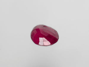 8800435-oval-deep-pinkish-red-igi-burma-natural-ruby-2.50-ct
