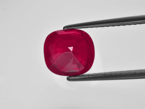 8801532-cushion-velvety-intense-red-with-a-slight-pinkish-hue-grs-mozambique-natural-ruby-5.01-ct