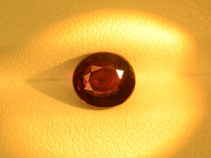 8800736-oval-brownish-green-changing-to-deep-red-grs-india-natural-alexandrite-1.57-ct