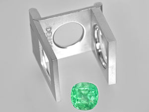 8801344-cushion-lively-green-grs-colombia-natural-emerald-4.92-ct