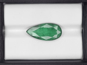 8800561-pear-leaf-green-zambia-natural-emerald-6.43-ct