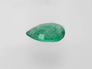 8800564-pear-leaf-green-zambia-natural-emerald-3.69-ct