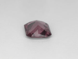 8800017-octagonal-intense-purplish-pink-igi-sri-lanka-natural-spinel-3.03-ct