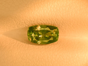 8800085-cushion-fiery-intense-green-igi-russia-natural-alexandrite-1.24-ct