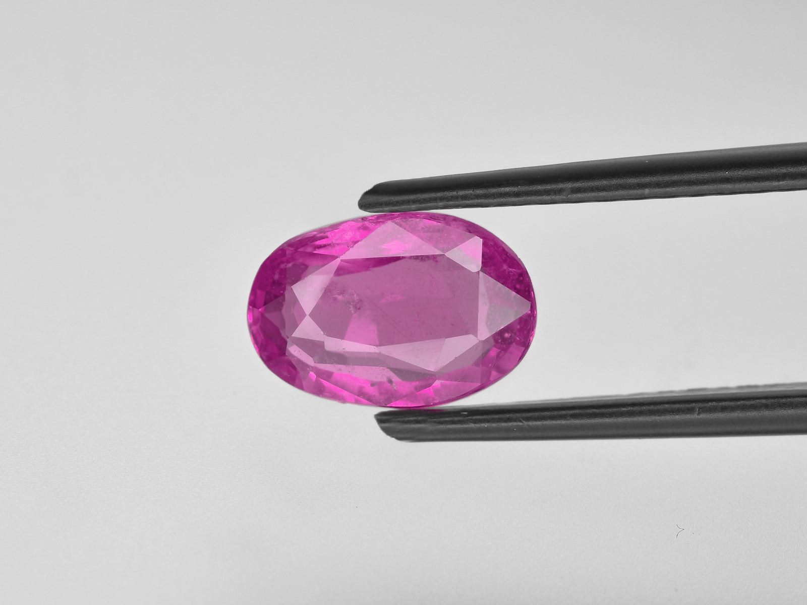 Scandinavian 950 Platinum 2.0 Ct Pink and Light Pink Sapphire