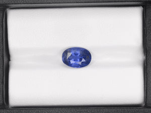 8800782-oval-lustrous-intense-blue-igi-sri-lanka-natural-blue-sapphire-3.72-ct