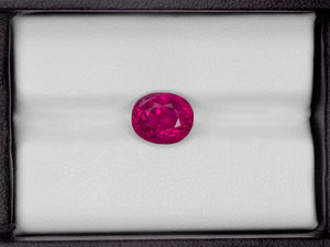 8800915-oval-fiery-rich-pinkish-red-gia-burma-natural-ruby-4.07-ct
