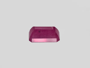 8801012-octagonal-pinkish-red-igi-guinea-natural-ruby-5.79-ct
