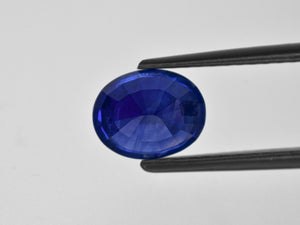 8800971-oval-velvety-intense-royal-blue-grs-sri-lanka-natural-blue-sapphire-3.70-ct